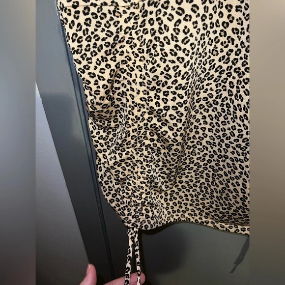 NWT Derek & Heart leopard print faux weak shirt with front side details - Picture 3 of 6